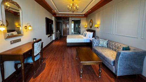 Astra Resort And Caffe,,4 star