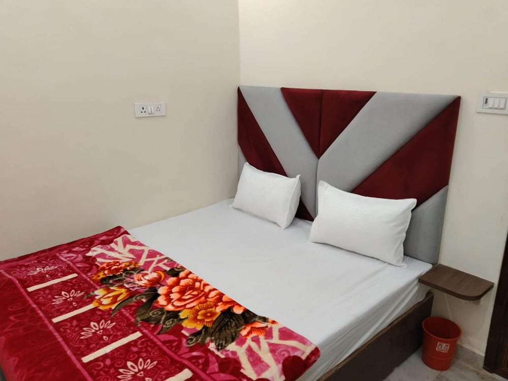 rudraksha paying guest house