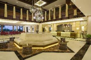 Hilton Al Hamra Beach & Golf Resort,Near Al Hamra Marina And Yacht Club,5 star