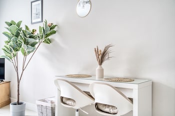 Spacious 1 Bedroom Near Hospital,,3 star