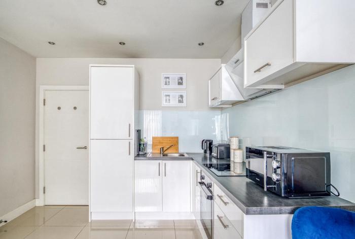 spacious 1 bedroom near hospital