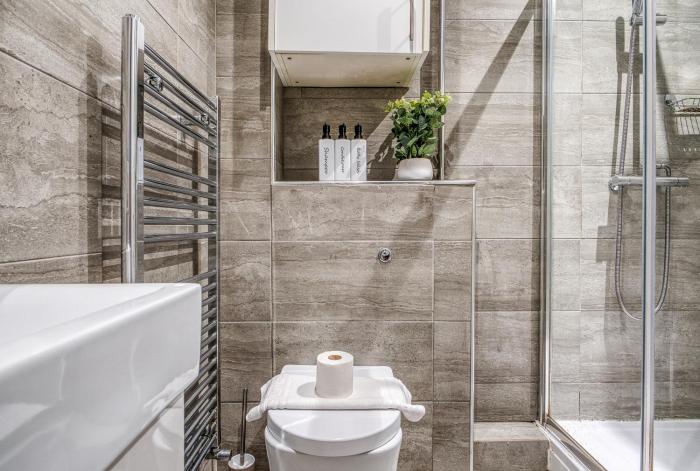 spacious 1 bedroom near hospital