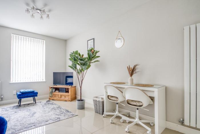 spacious 1 bedroom near hospital