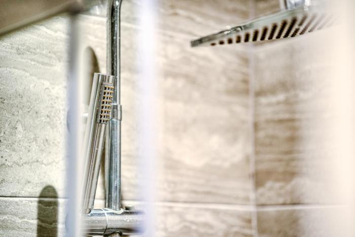 spacious 1 bedroom near hospital