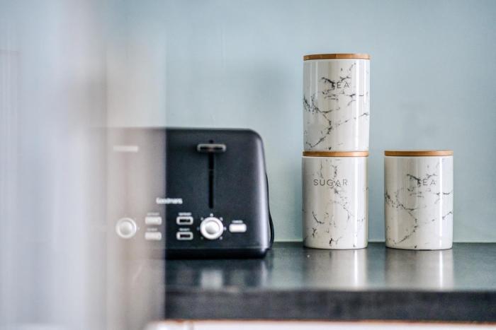 spacious 1 bedroom near hospital