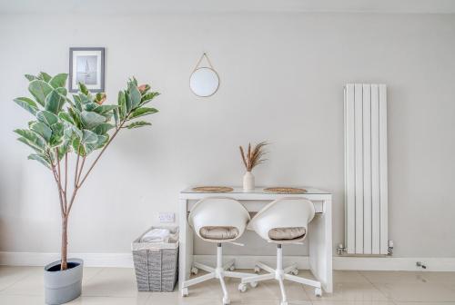 spacious 1 bedroom near hospital