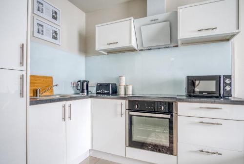 spacious 1 bedroom near hospital