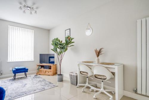 spacious 1 bedroom near hospital