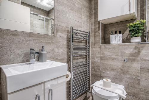 spacious 1 bedroom near hospital