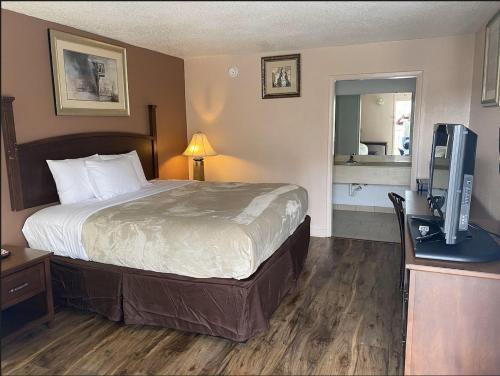 Economy Hotel Montgomery,1288 W South Blvd,2 star