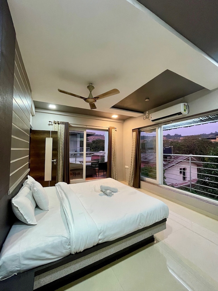 greystone 4bhk pvt pool by stellar stays