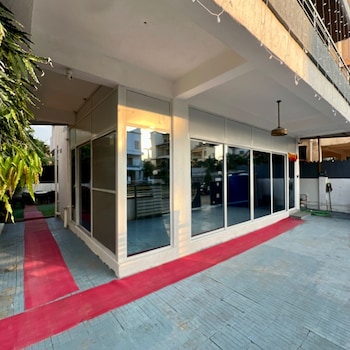 greystone 4bhk pvt pool by stellar stays