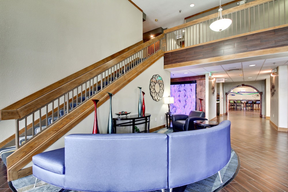 holiday inn express marshfield by ihg