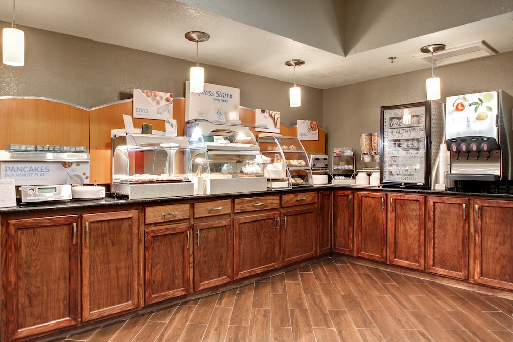 holiday inn express marshfield by ihg