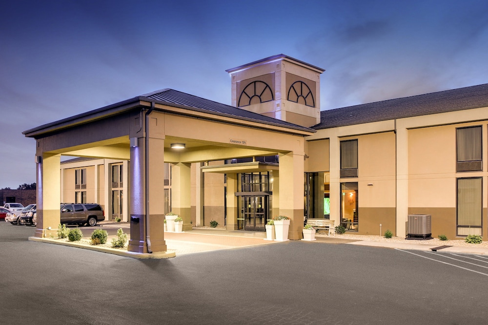 holiday inn express marshfield by ihg