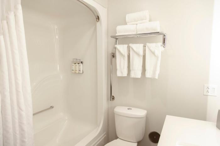 holiday inn express marshfield by ihg