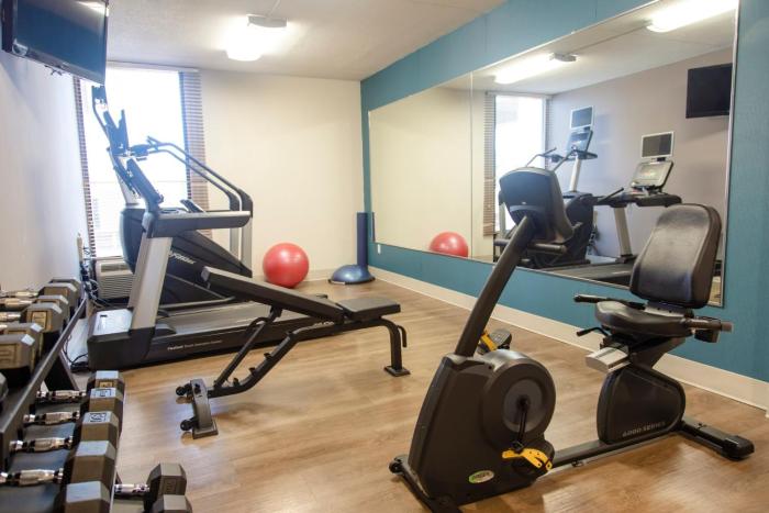 holiday inn express marshfield by ihg