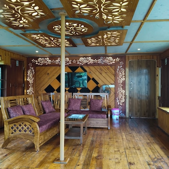 vinayak house boats