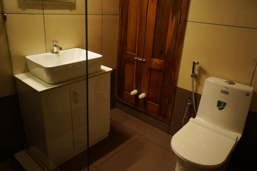 Vinayak House Boats,,3 star