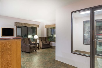 Days Inn By Wyndham Mason City,Mason City>>Mason,2 star