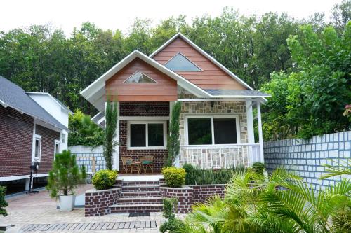 megha resort and villas dehradun where nature pampers you