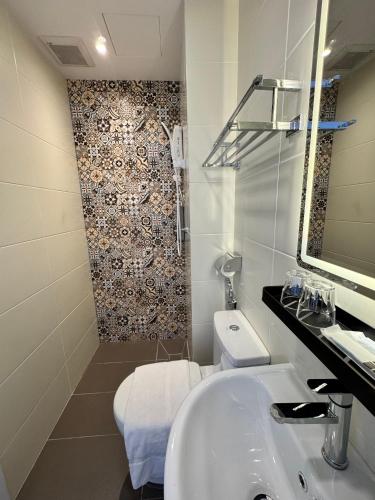 maca hotel by sky hive