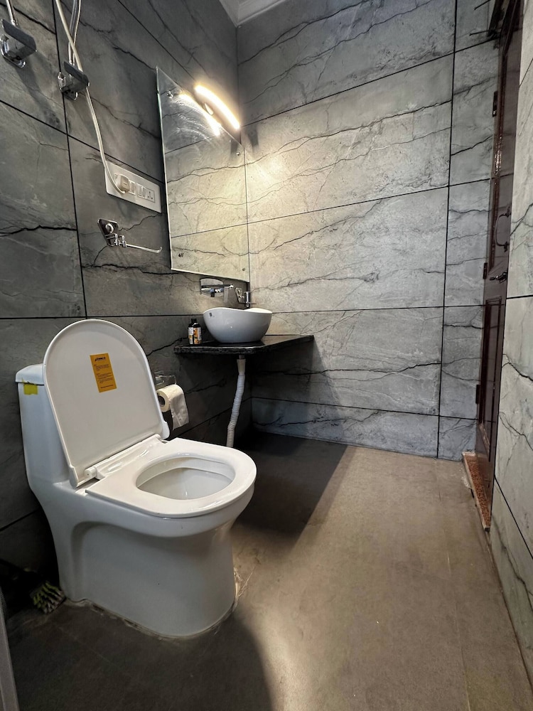 dilan residency villa 5 bedroom centrally heated