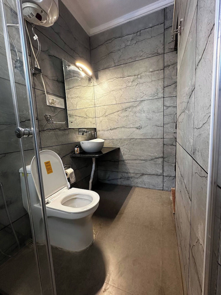 dilan residency villa 5 bedroom centrally heated