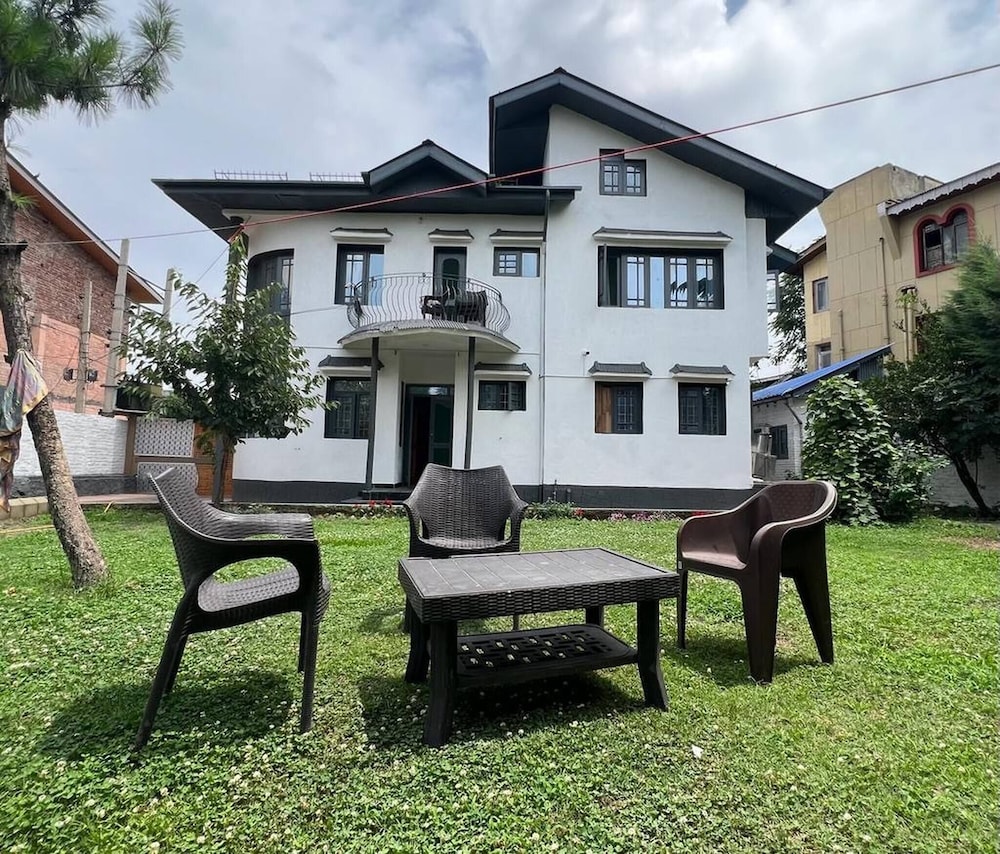 dilan residency villa 5 bedroom centrally heated