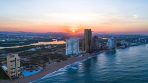 Park Royal Beach Mazatlan,Marina Mazatlan>>Cerritos,3.5 star