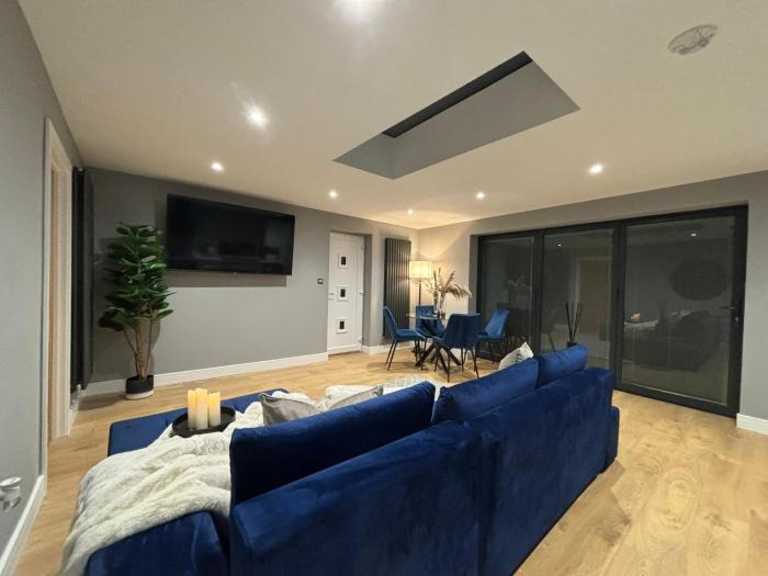 sheffield apartment sleeps4 parking hottub