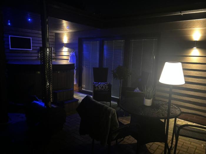 sheffield apartment sleeps4 parking hottub