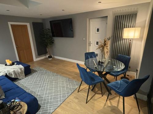 sheffield apartment sleeps4 parking hottub