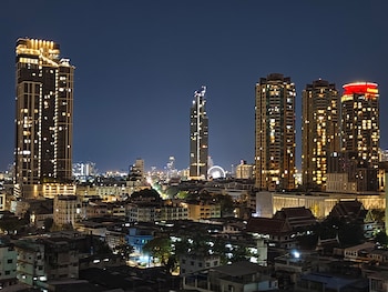 The Central Bangkok Station1,,3 star