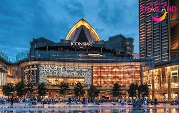 The Central Bangkok Station1,,3 star
