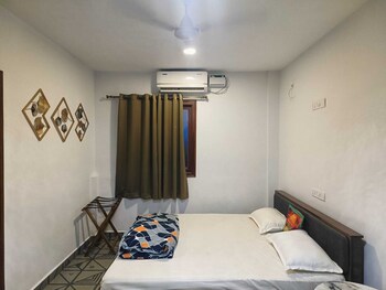half orange hostel