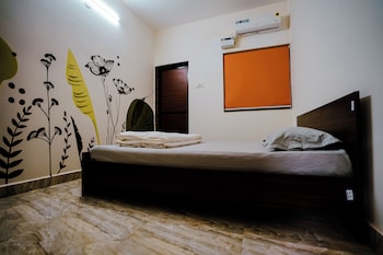 half orange hostel