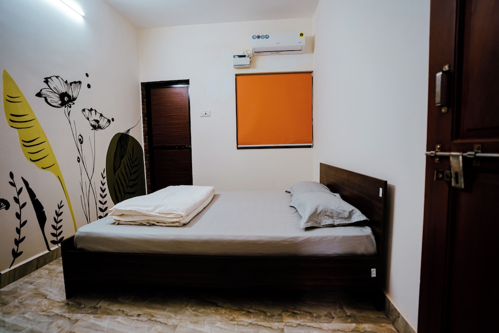 half orange hostel