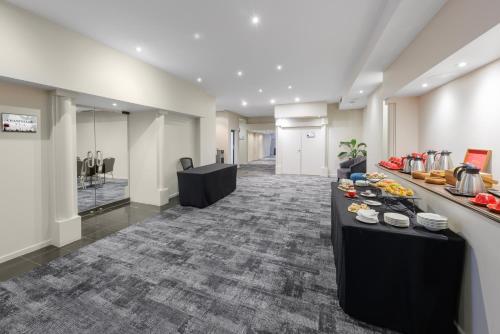 hotel grand chancellor melbourne