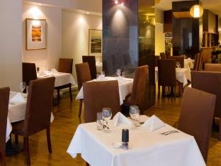 hotel grand chancellor melbourne