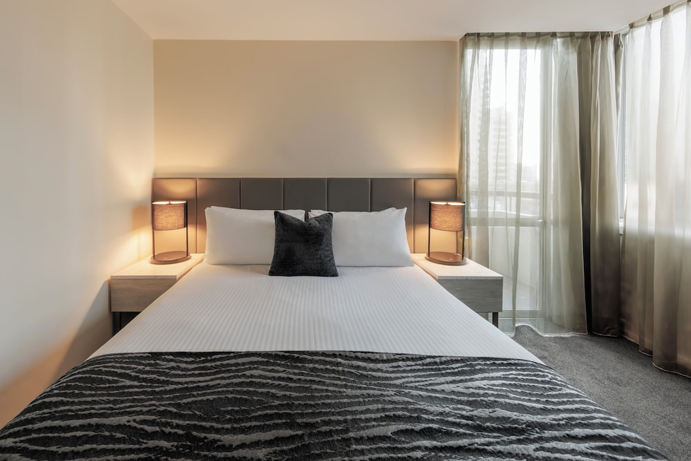 hotel grand chancellor melbourne