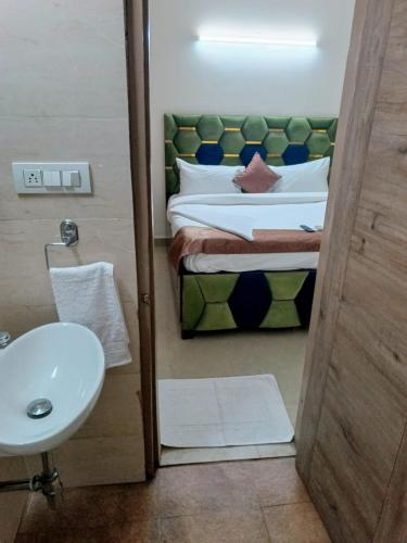 Soooper Hotel,,3 star