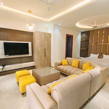 the neeraj marine ganga stays