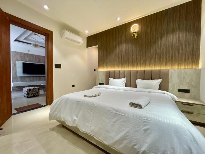 the neeraj marine ganga stays