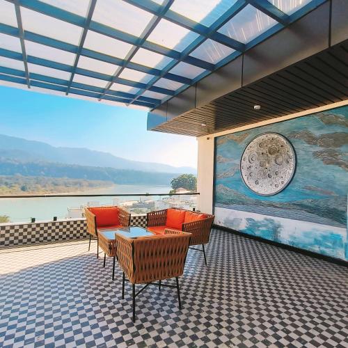 The Neeraj Marine Ganga Stays,,4 star