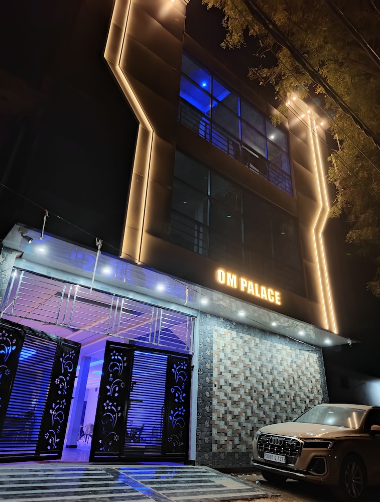 om palace