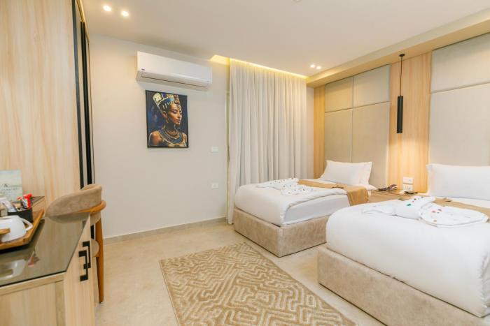 tiye pyramids hotel