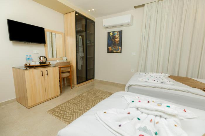 tiye pyramids hotel