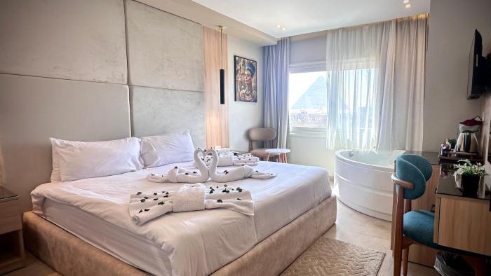 tiye pyramids hotel