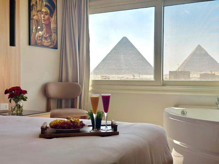 tiye pyramids hotel
